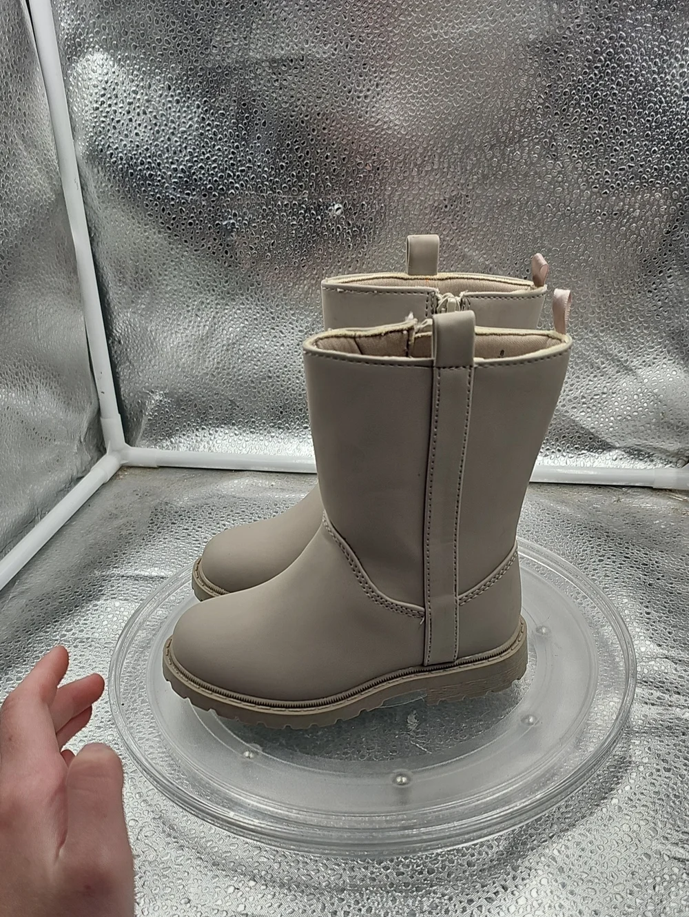 T Cream Old Navy Boots Size 8